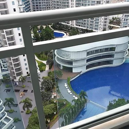 Paranaque City Azure South - Wave Pool - Heart Of The City المظهر الخارجي الصورة